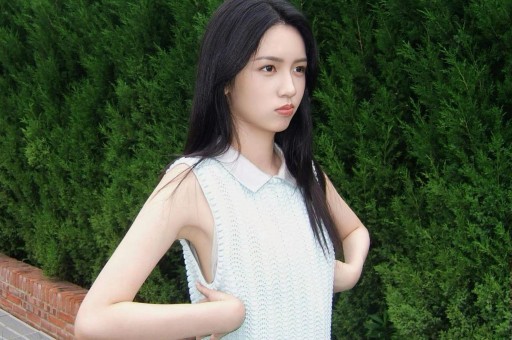 韩国女星Jennie耍大牌事件后《时代》红毯争艳直角肩再成亮点 韩国女星Jennie耍大牌事件后《时代》红毯争艳直角肩再成亮点