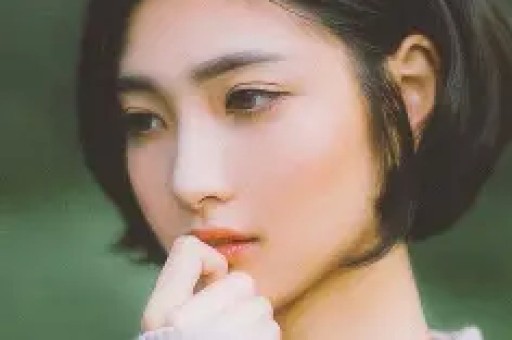 MC Mong爆料：知名女演员与争议人物秘密恋情曝光网友热议！